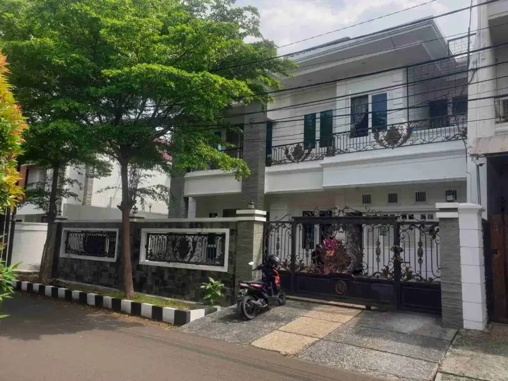 Rumah Mewah di Jl Pulomas Barat I Kayu Putih  Jakarta Timur