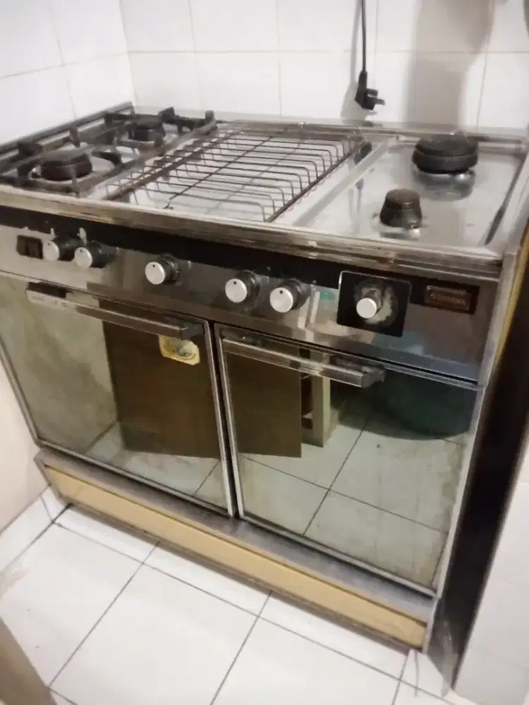 Kompor gas Modena 4 tungku + oven