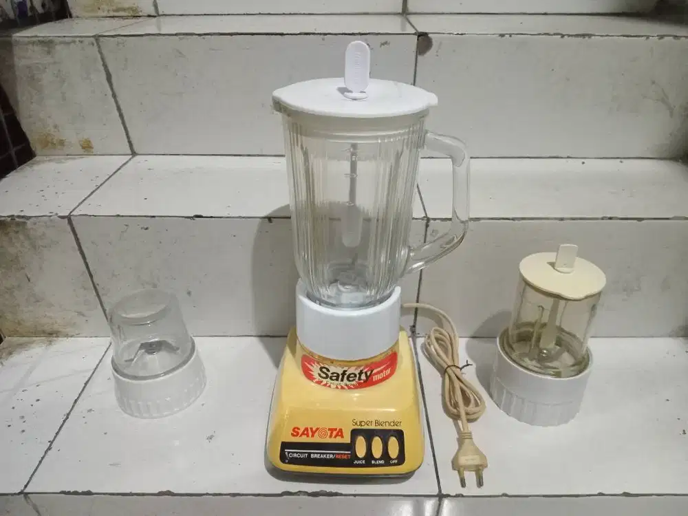 Blender Jadul 3 in 1 Merk SAYOTA Warna Putih (Beling)