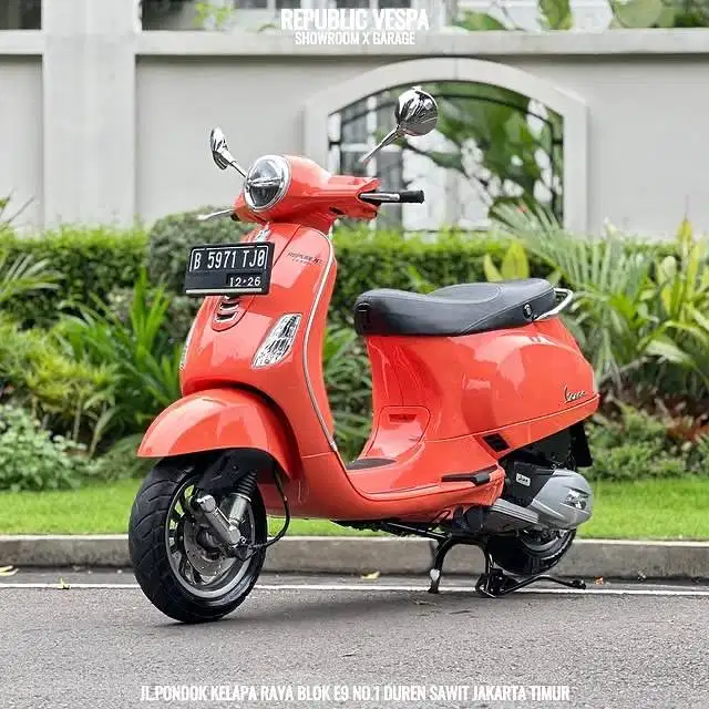 Piaggio Vespa LX 125 IGET LED TAHUN 2021 WARNA PEACH RARE COLOUR PERFE