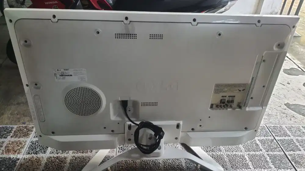 TV LED 3D LG 42inch Minus Murah Joss