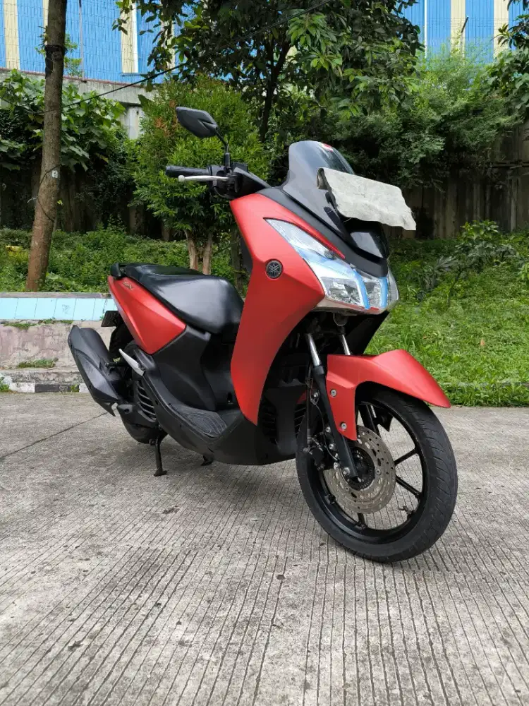 Yamaha lexi 125,155 vva 2019 merah doff