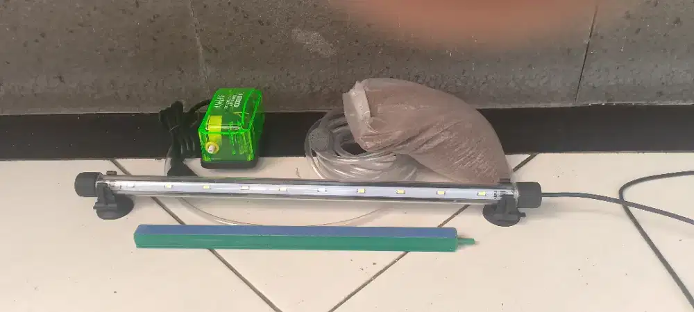 Perlengkapan aqairium