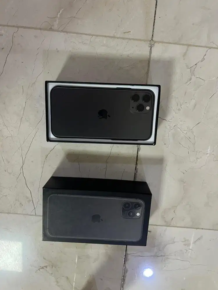 iphone 11 pro max 256gb di depan baru