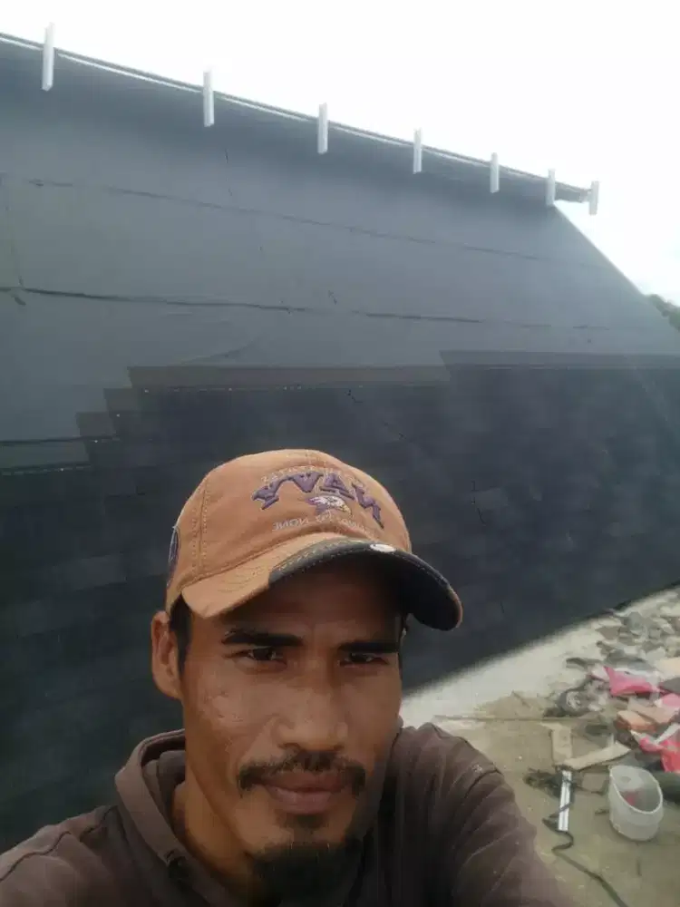 Tukang bangunan serba bisa