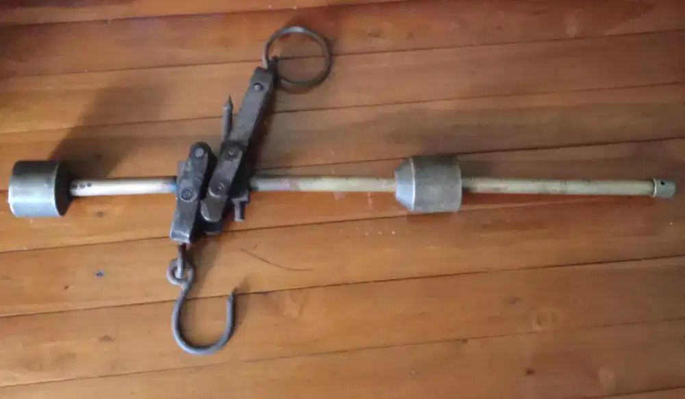 timbangan gantung kuningan