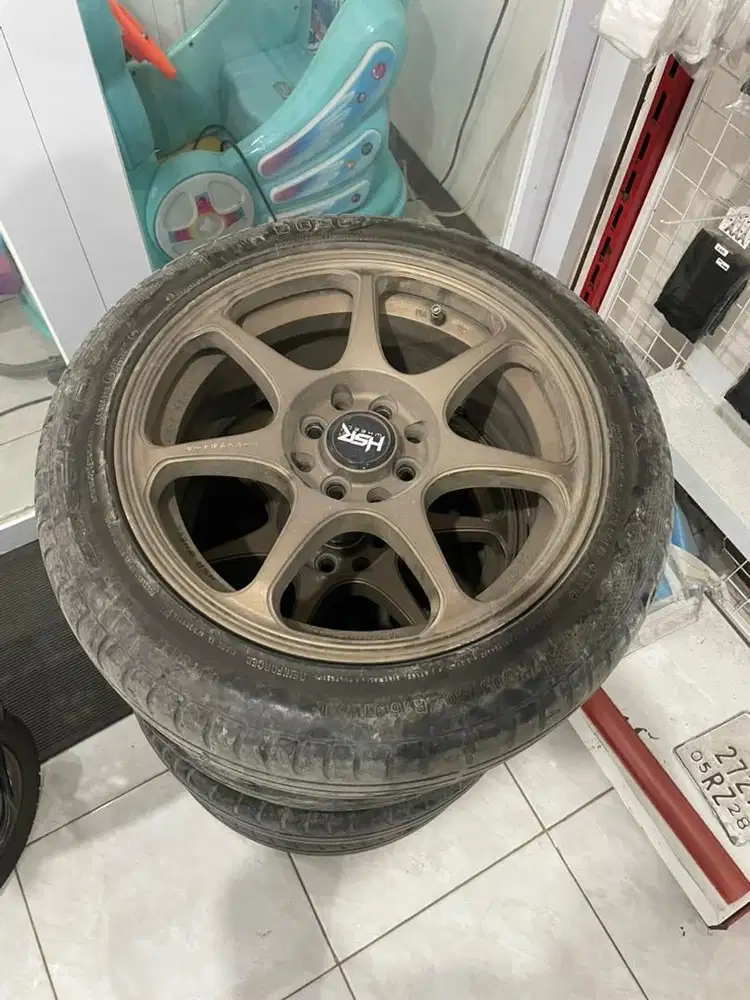 Velg HSR dan ban R16 205/50