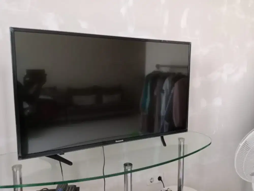 Jual TV 43 inci merk PANASONIC MSH KAYA BARU
