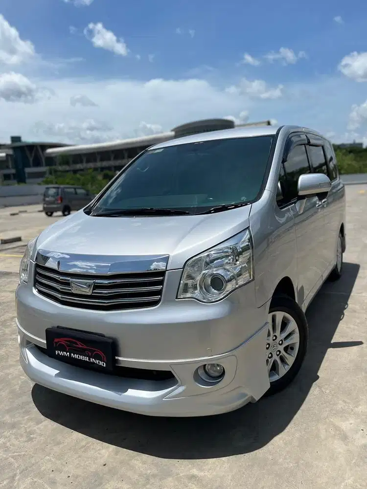 Toyota Nav1 2.0 limited At 2016