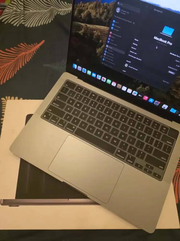 Macbook Pro M3 iBox 8/512gb 14 inch likenew apple