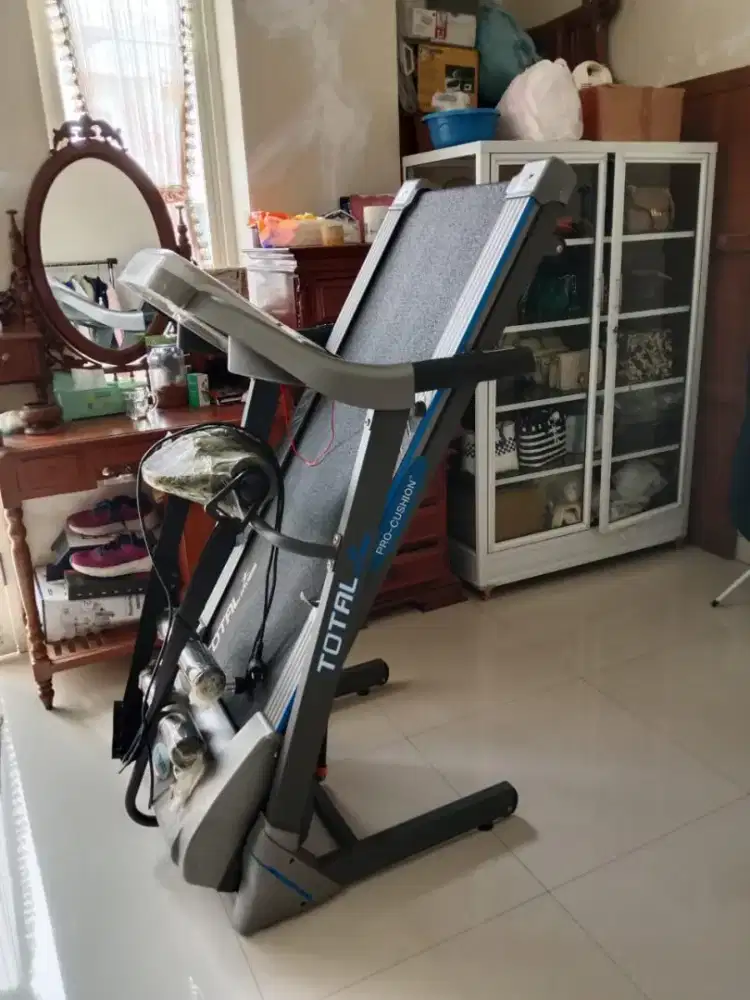TREADMILL TOTAL ELEKTRIK UKURAN BESAR MASIH SPT BARU