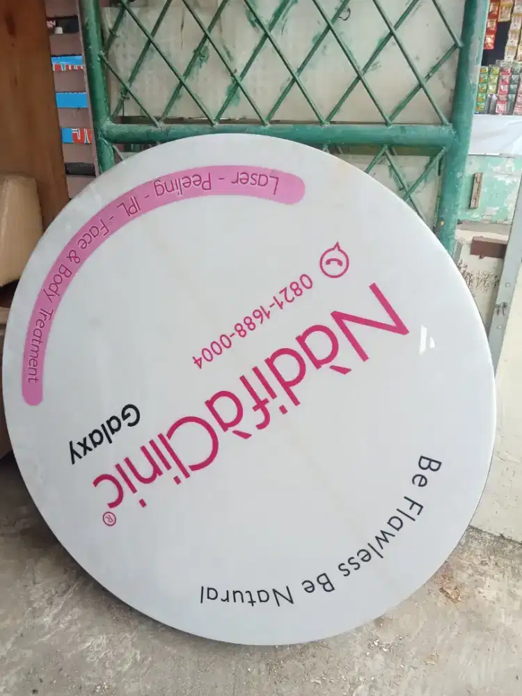 Neon Box tinggal sambung kabel ,diameter 1 mtr