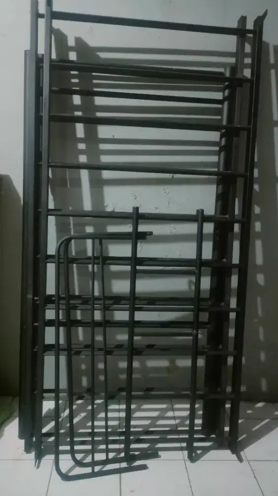 Tempat tidur tingkat mezzanine