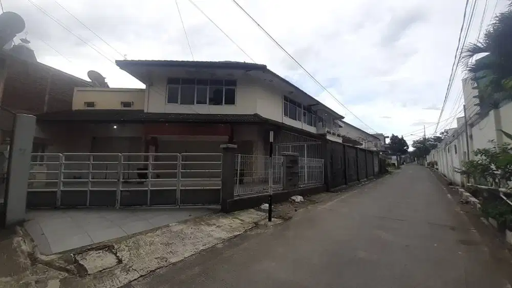 Kesempatan Bisnis Tak Terduga: Rumah Komersial untuk Dijual!