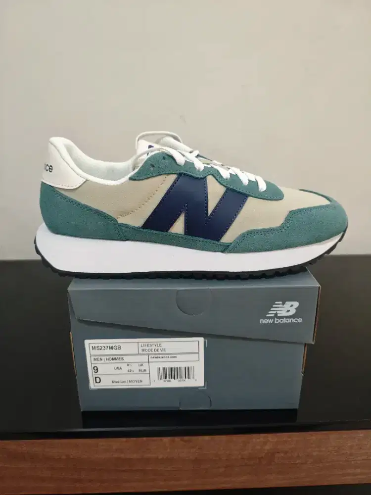 Sepatu Pria New Balance 237 green sz 42,5
