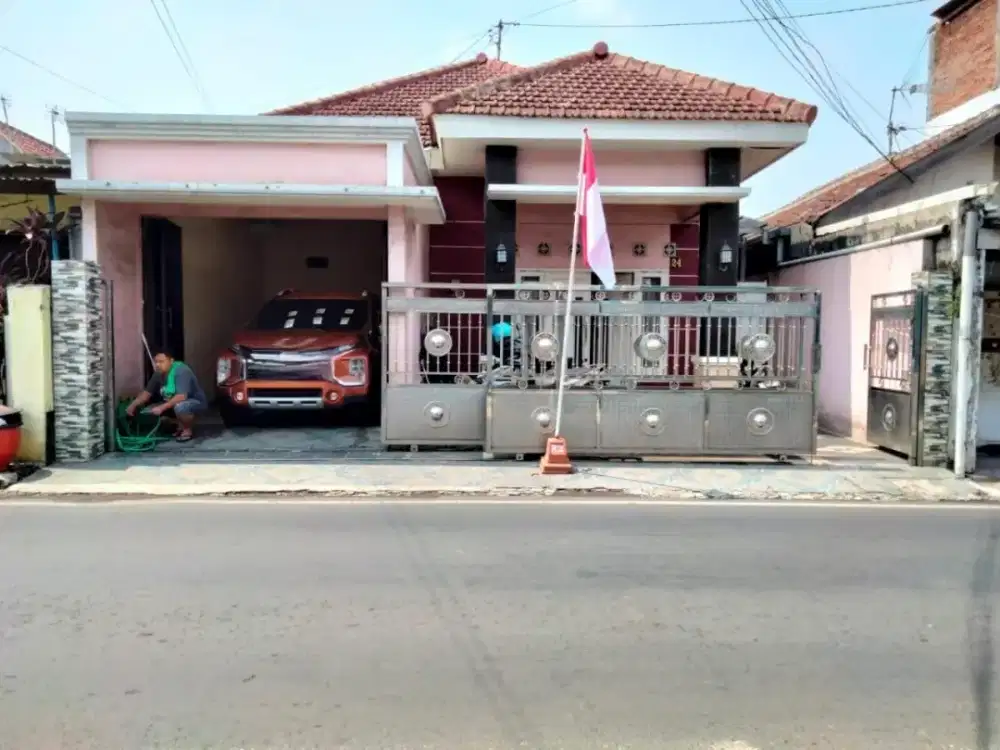 Rumah dijual di Perumahan Sukun Kota Mamang
