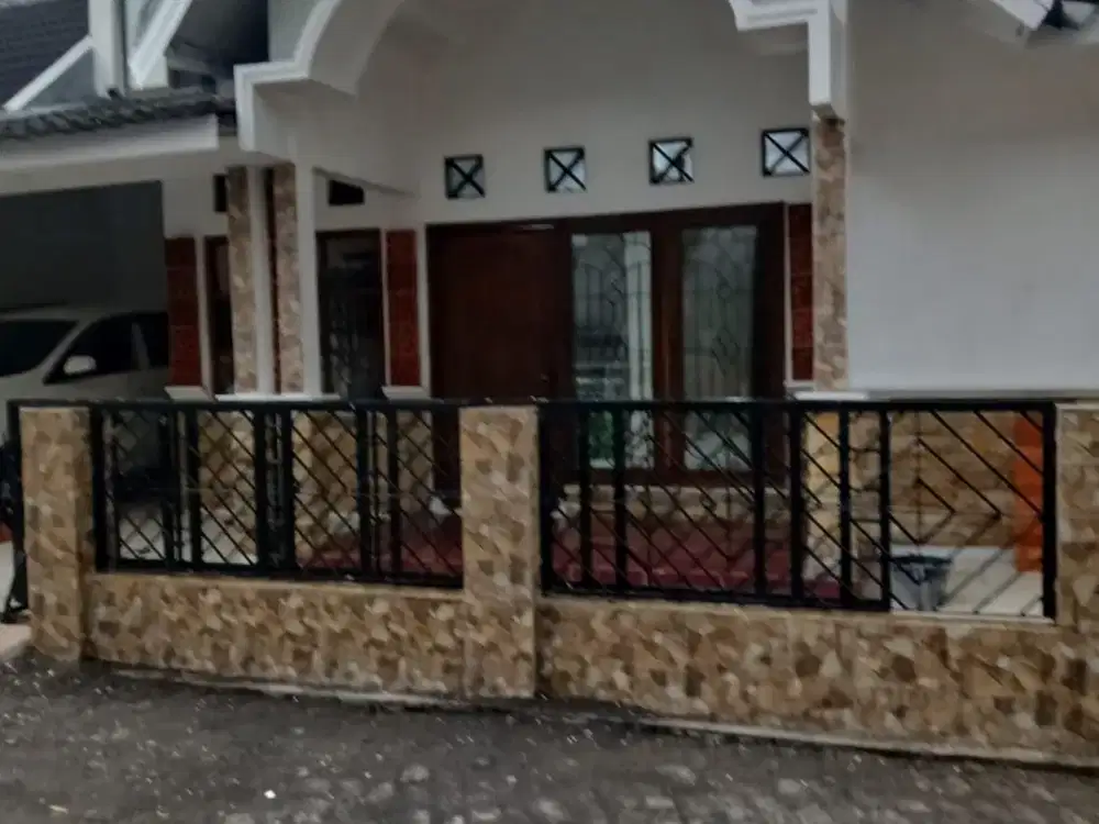 Rumah Dijual Dalam Cluster Dekat Terminal Condongcatur, Siap Pakai