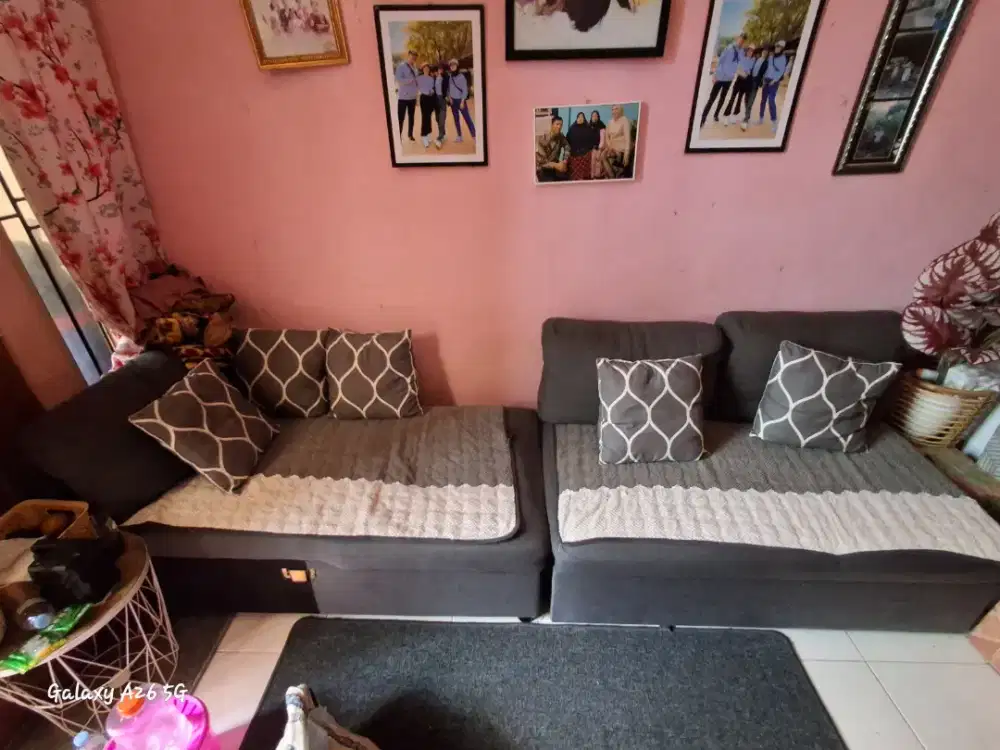 Dijual Sofa,, bisa letter L bisa memanjang. Ada kabin penyimpanan.