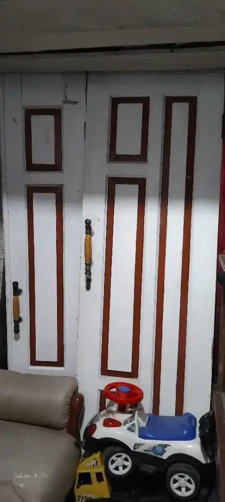 Kusen pintu kayu rasamala