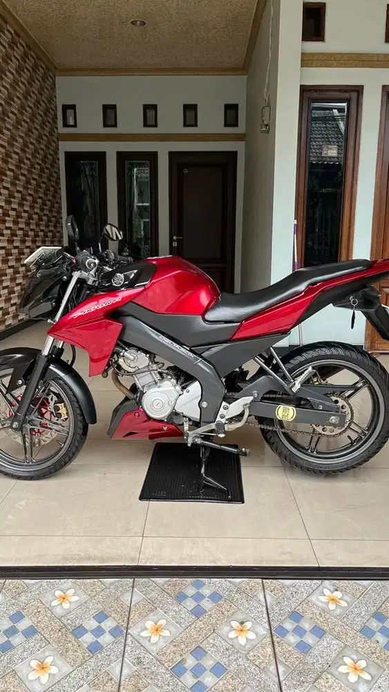 Vixion NVL Lightning 2014