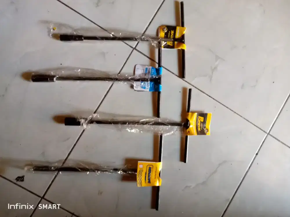 Kunci T 8 10 12 14 dan obeng