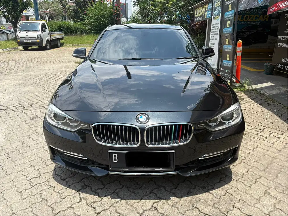 BMW 320i Luxury 2015