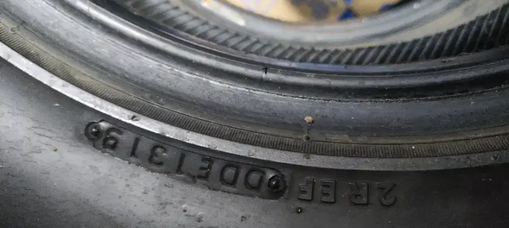 ban uk.265-70/15 th 2019..kondisi kembang msh tebal msh bisa tubless..