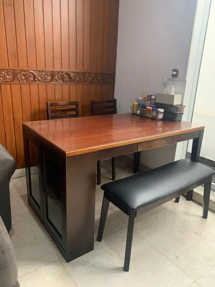 Meja makan dengan rak, 2 kursi dan 1 bangku ( Toraya)