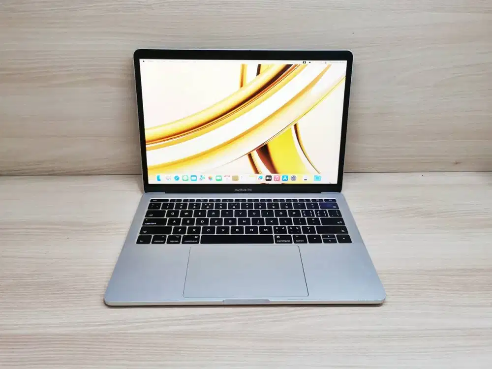Macbook Pro 2017 13inch Core i5 16GB 256GB
