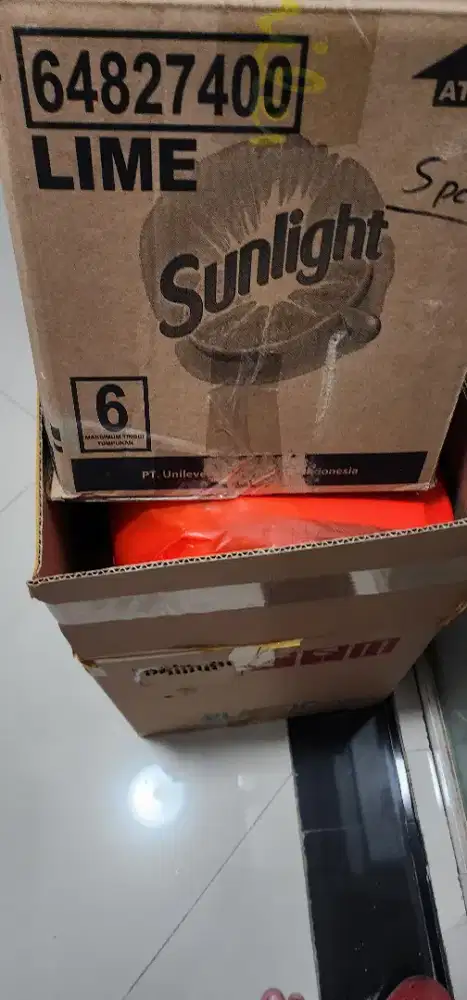 Barang bekas random isi mainan anak, karpet anak dll