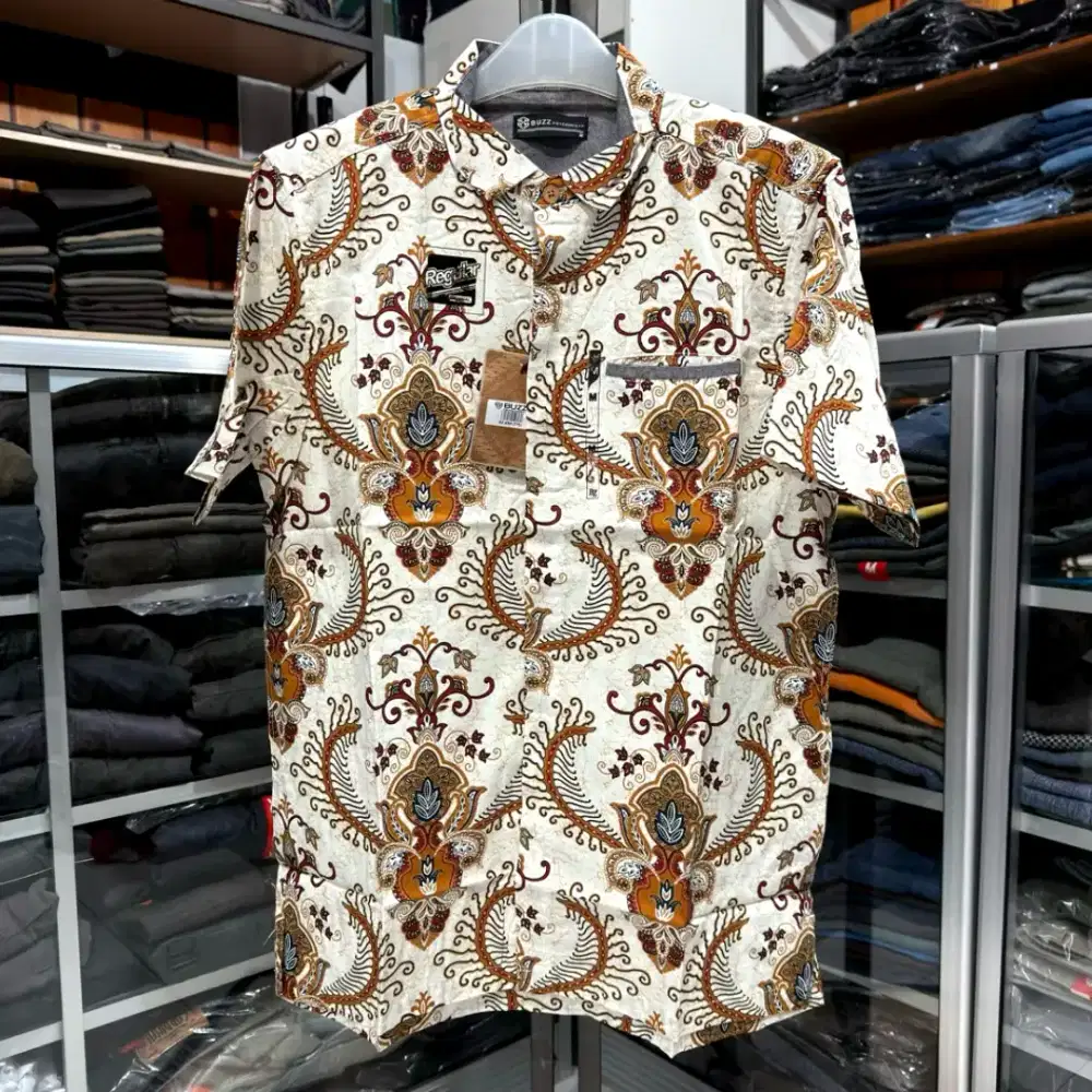 Kemeja batik merk buzz