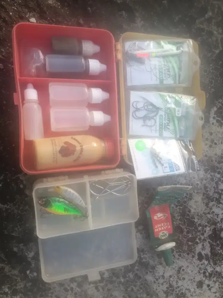 Peralatan mancing ikan