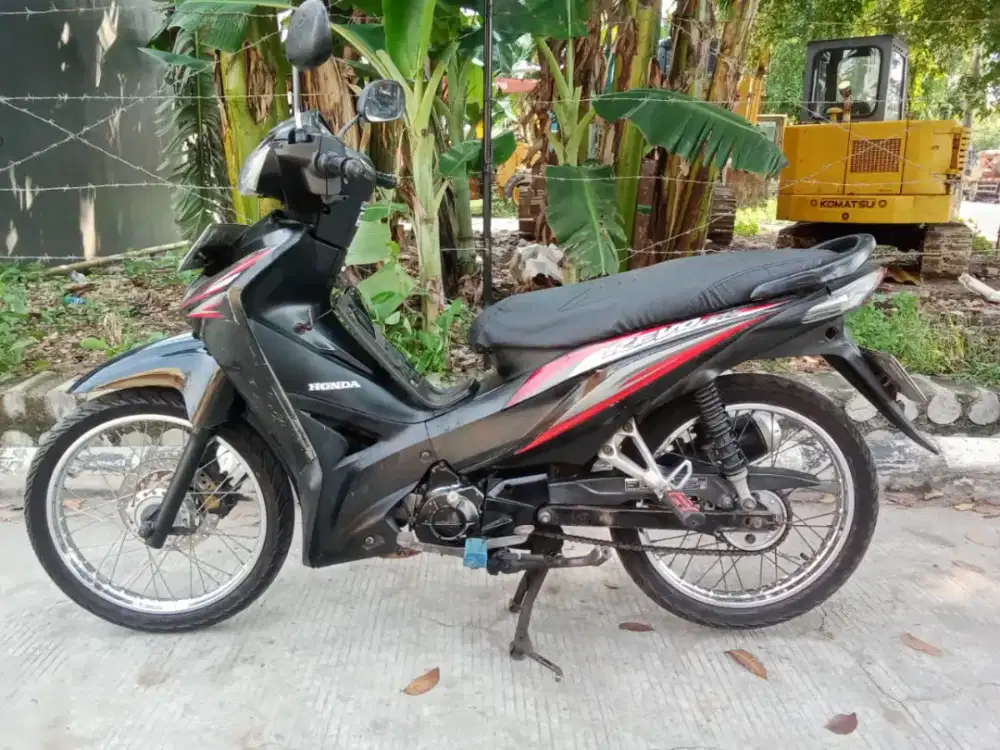 Dijual Honda Revo karbu thn 2013 mulus komplit DKI