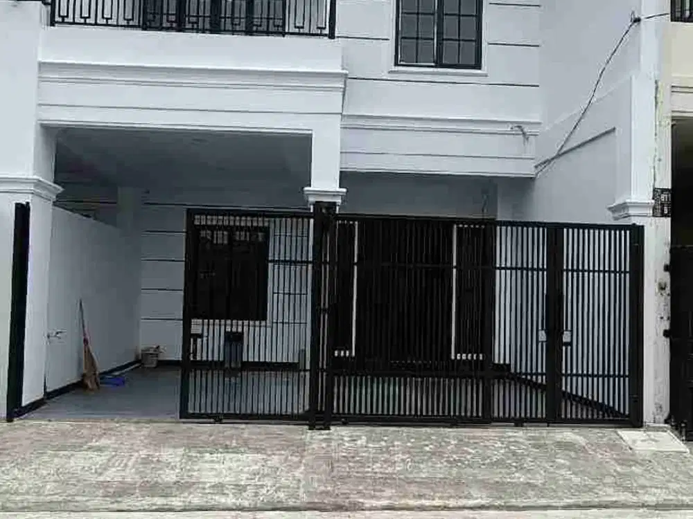 Rumah Bagus Ada Rooftop Dalam Perumahan Di Pondok Kelapa, Jakarta Timur