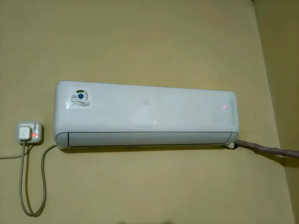 Dijual AC merk GREE 1 PK Standar Serie N1A GWC-09N1A