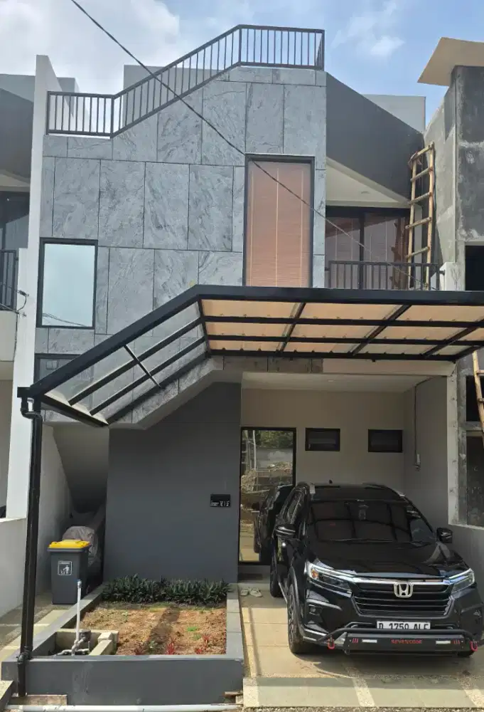 Dikontrakan tahunan rumah dua lantai semi furnished di Kota Cimahi