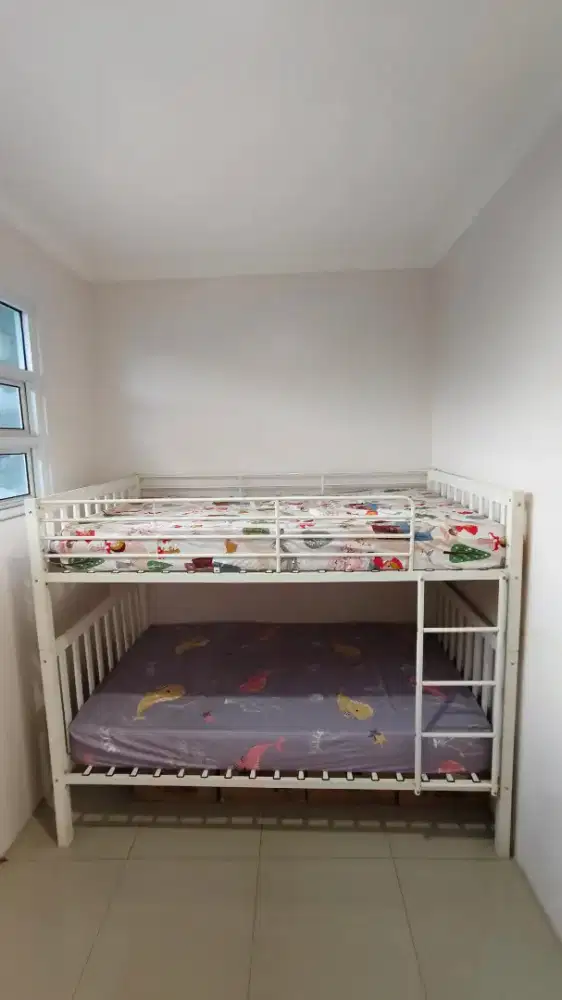 Kasur tingkat informa