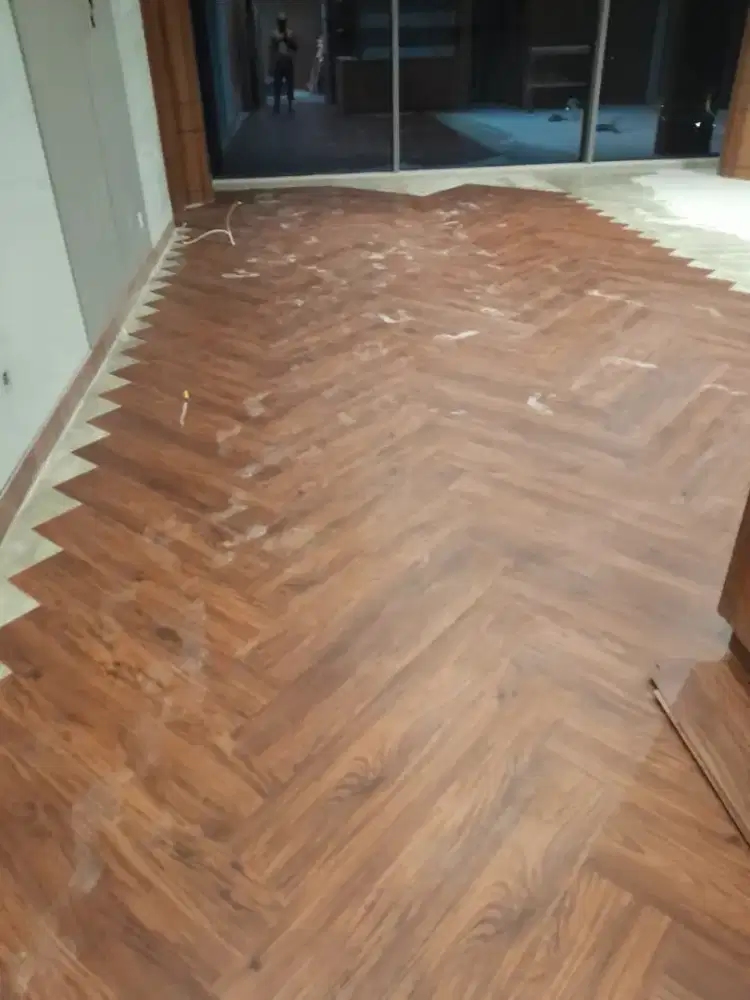 Jasa pasang vinil dan SPC dll