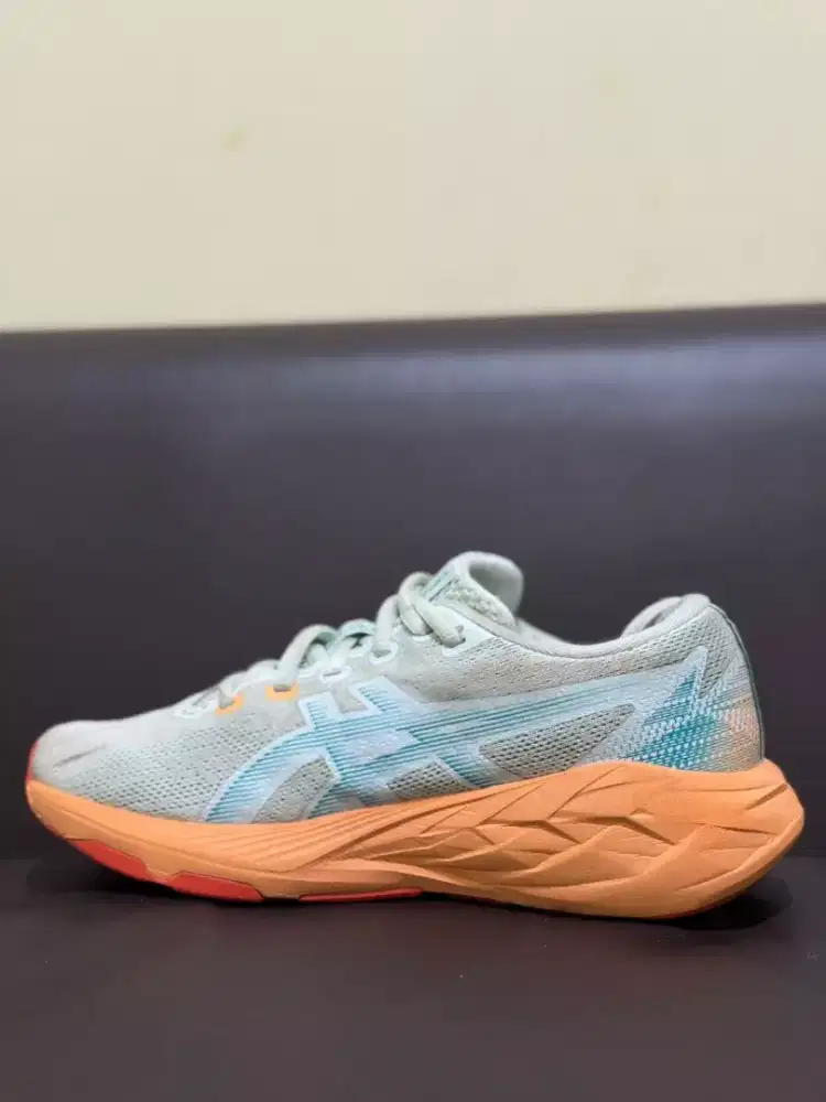 Asics novablast (37.5) original