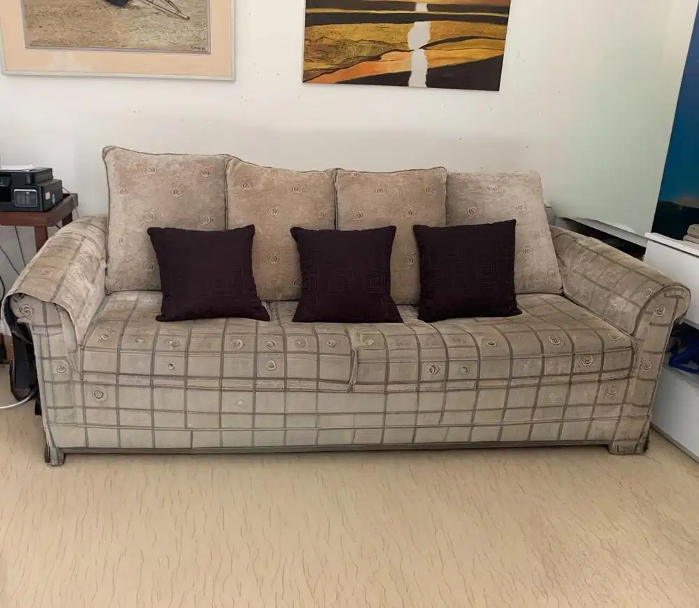 Sofa grid with matching cushions