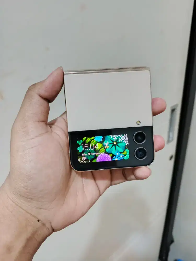 JUAL CEPAT SAMSUNG Z FLIP 4 256GB RESMI SEIN SECOND MURAH