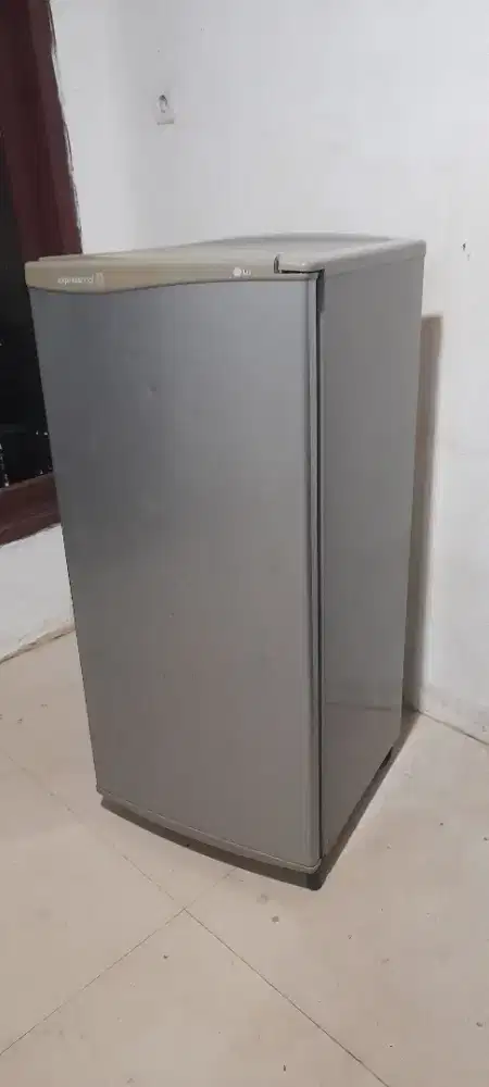 Dijual Kulkas 1 Pintu Merek Lg Expreesscool Kondisi normal siap pakai