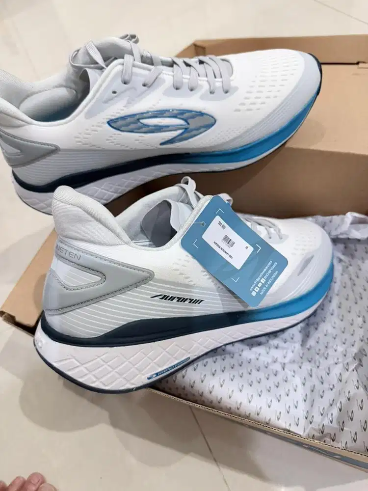 Sepatu running baru belum pernah pakai