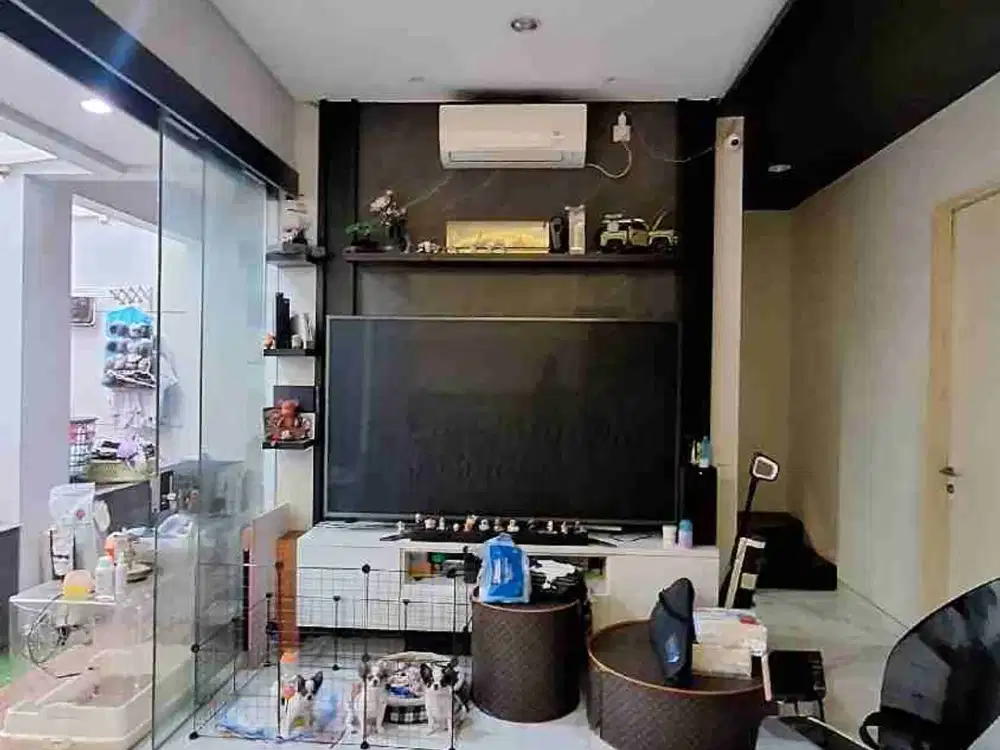 Dijual Rumah NorthWest Citraland depan Danau, Semi Furnish