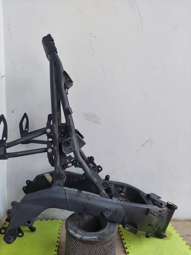 Rangka Yamaha Xabre Good Condition dan Spare Spart Copotan Lainnya