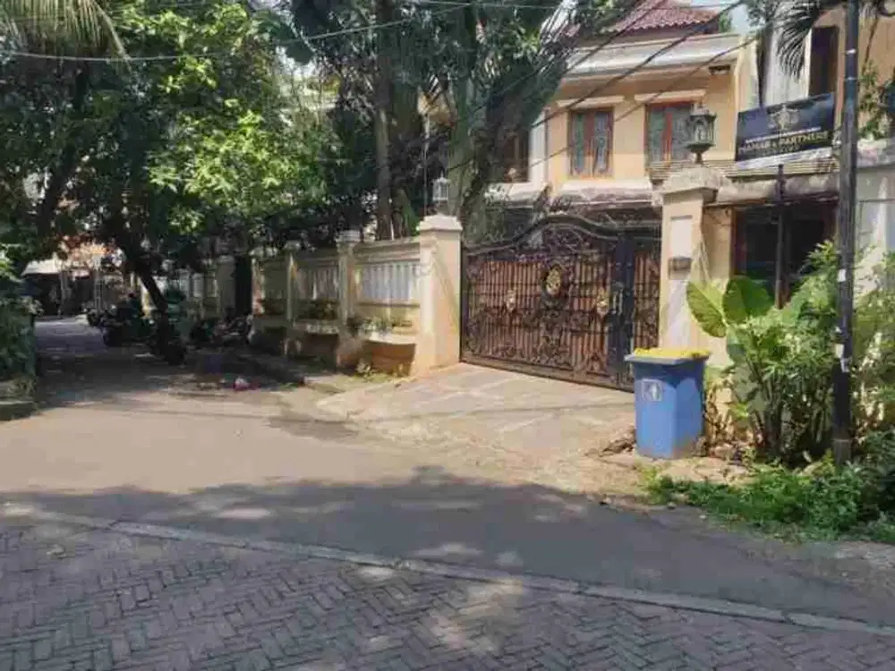 Di Jual Rumah 2 Lantai di Bonang Pegangsaan Menteng Jakarta dengan Lokasi Strategis