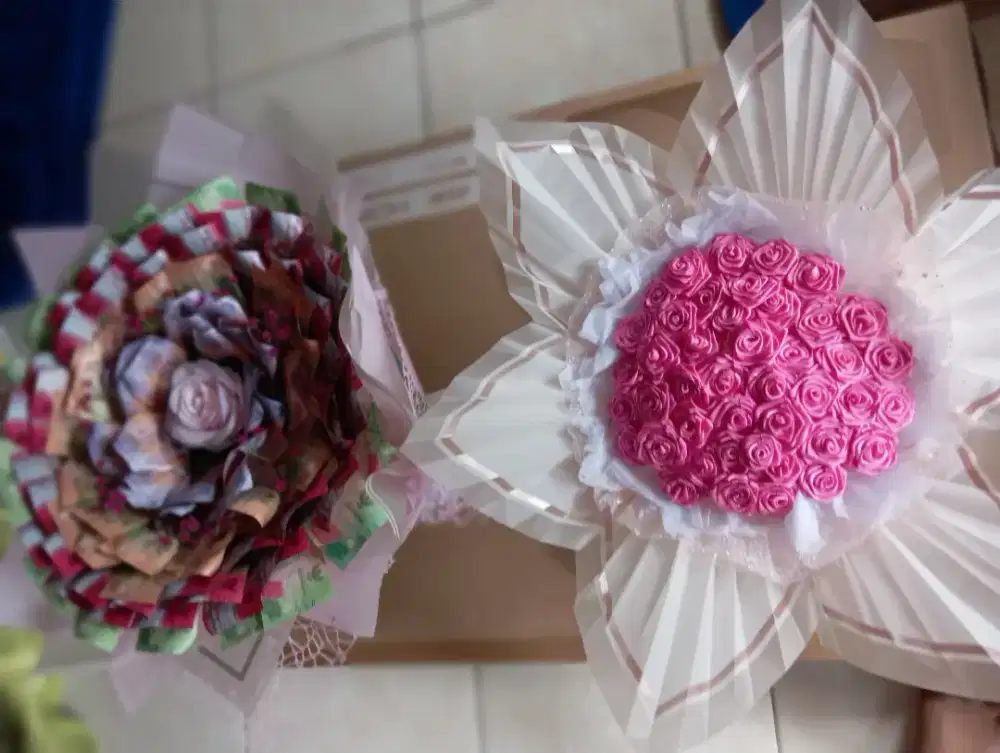 Buket mawar daun lancip