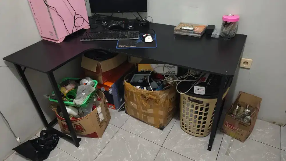 Meja gaming letter L kiri