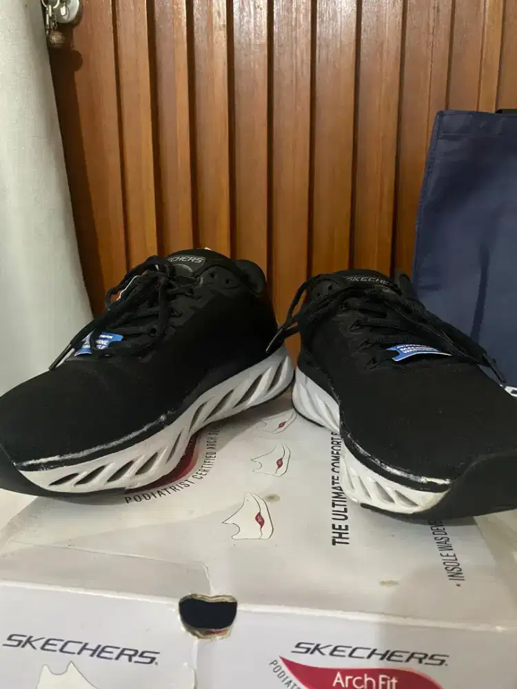 Sepatu Second Skechers Black Size 41 Bandung Kota (Bekas, Hitam)