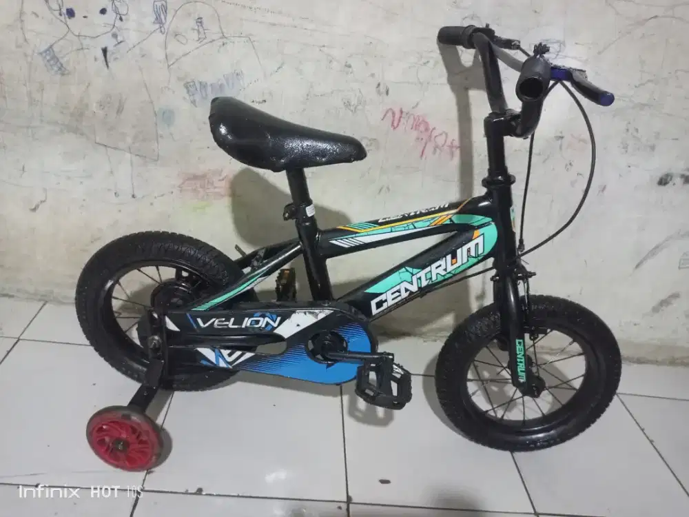 SEPEDA ANAK COWOK UKURAN 12 PLUS RODA BANTU KOKOH SIAP PAKAI